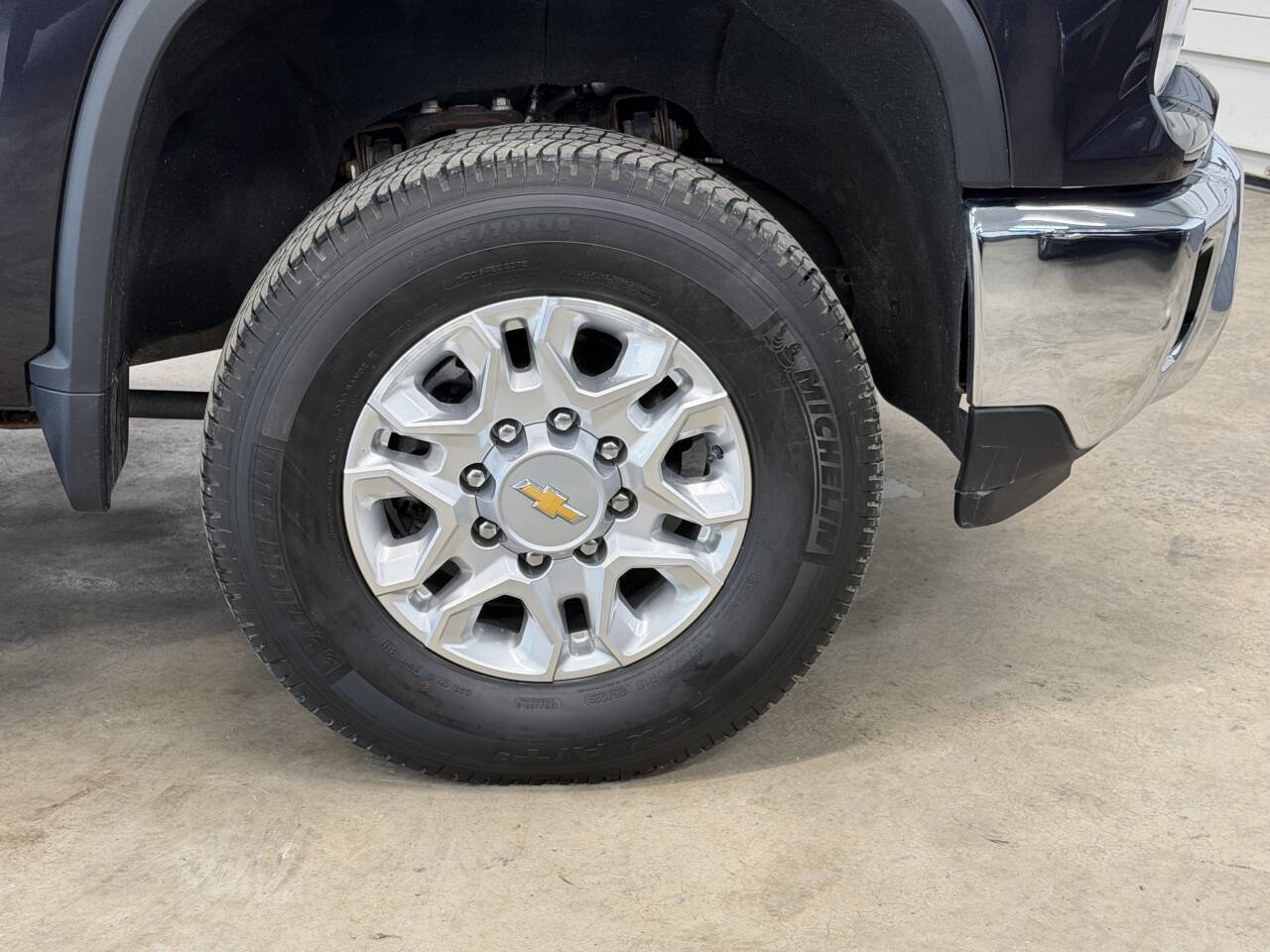 Used 2024 Chevrolet Silverado 2500 LT image 12