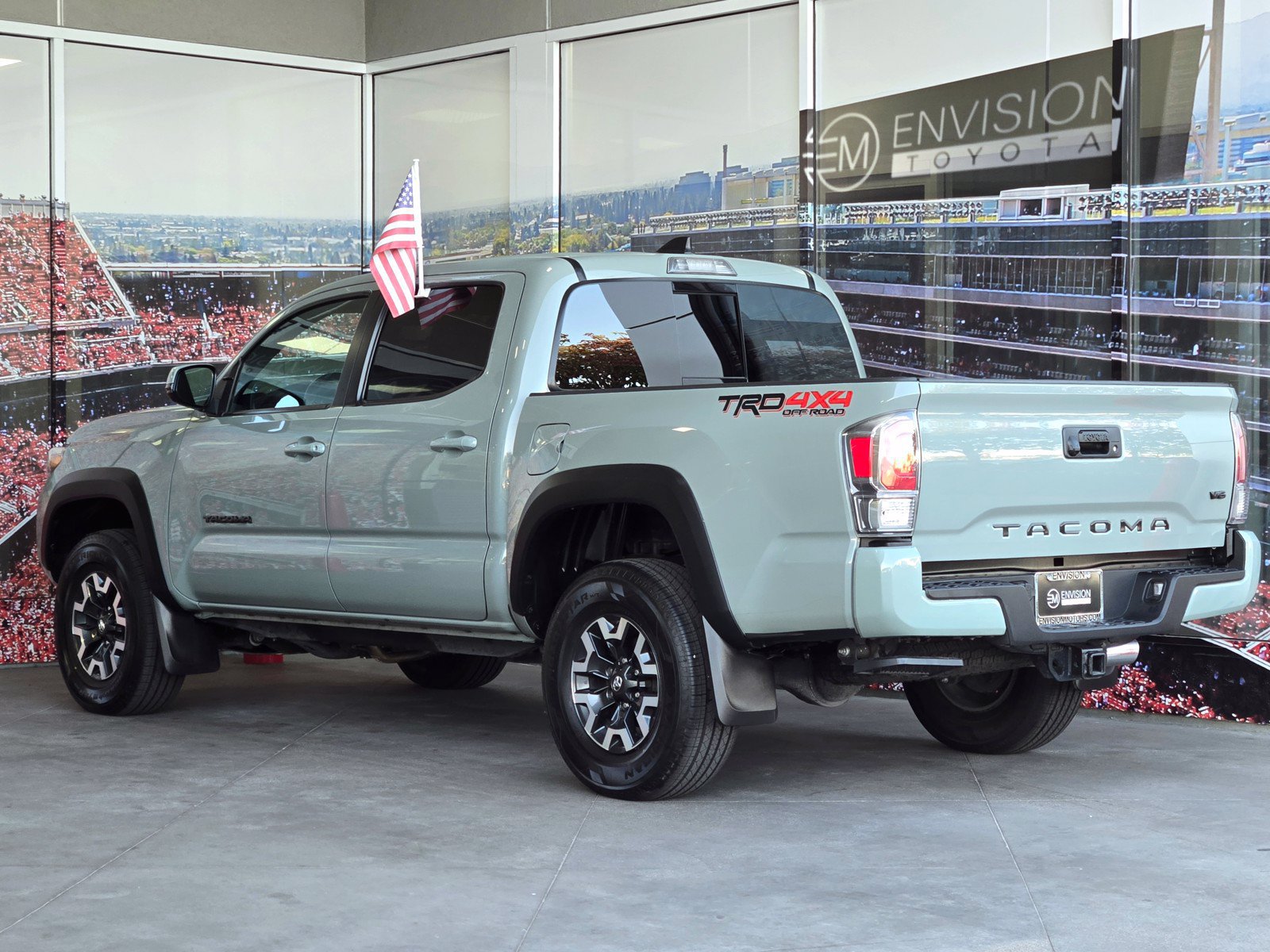 Certified 2023 Toyota Tacoma TRD Off-Road AWD/4WD image 5