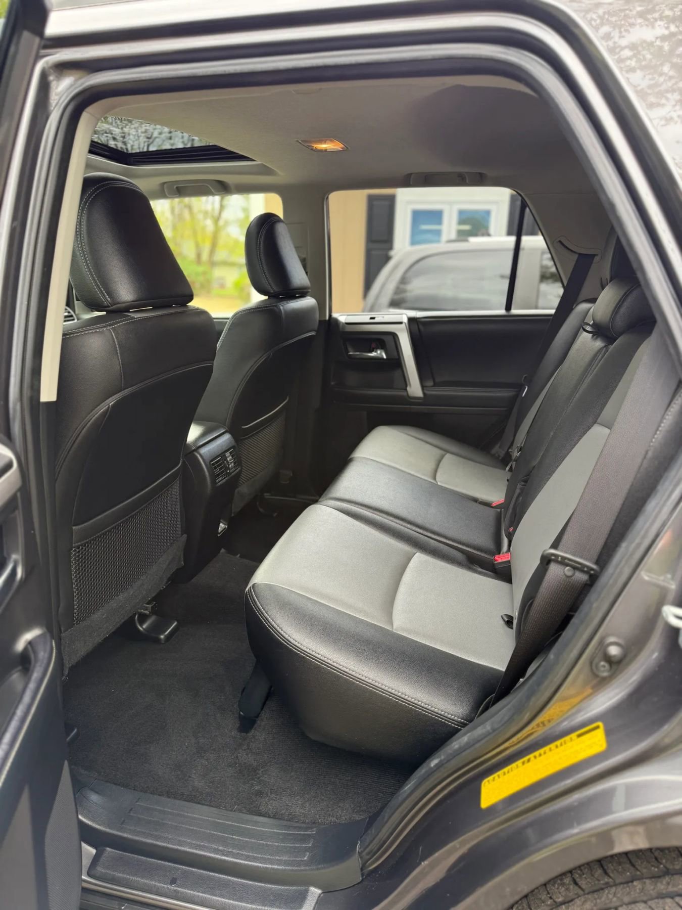 Used 2020 Toyota 4Runner SR5 Premium w/ Moonroof Package AWD/4WD image 19