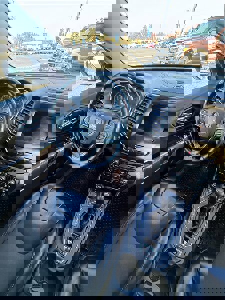 Used 2019 Jeep Cherokee Latitude Plus w/ Cold Weather Group image 23