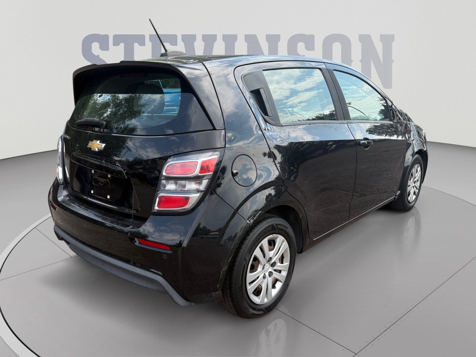 Used 2020 Chevrolet Sonic LT FWD image 5