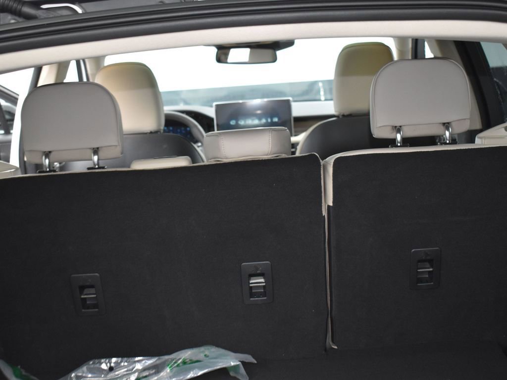 New 2026 Lincoln Corsair Grand Touring AWD/4WD image 13