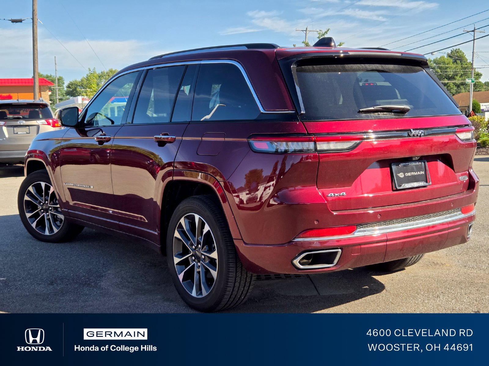 Used 2023 Jeep Grand Cherokee Overland AWD/4WD image 16