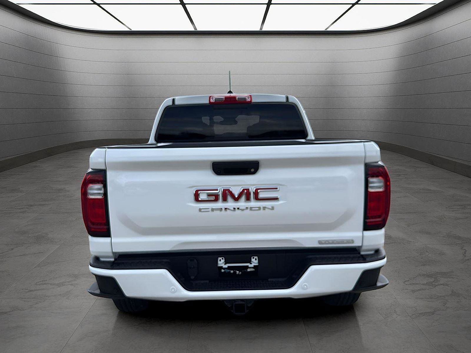 New 2025 GMC Canyon Elevation w/ Convenience Package image 4