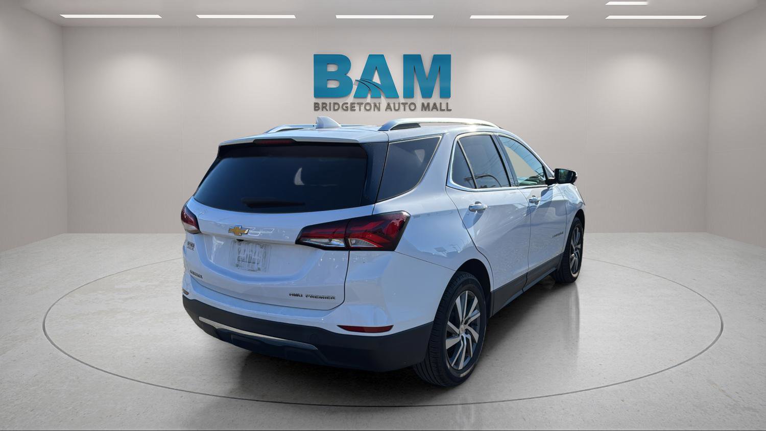 Used 2023 Chevrolet Equinox Premier image 7