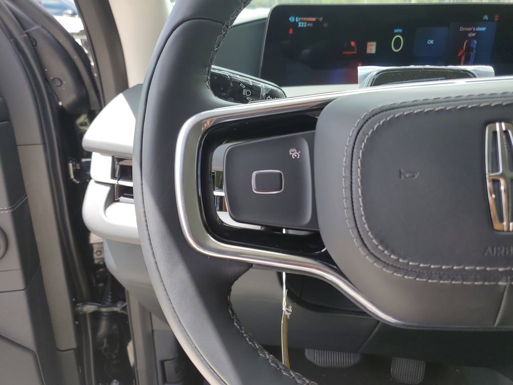 New 2026 Lincoln Navigator Premier AWD/4WD image 25