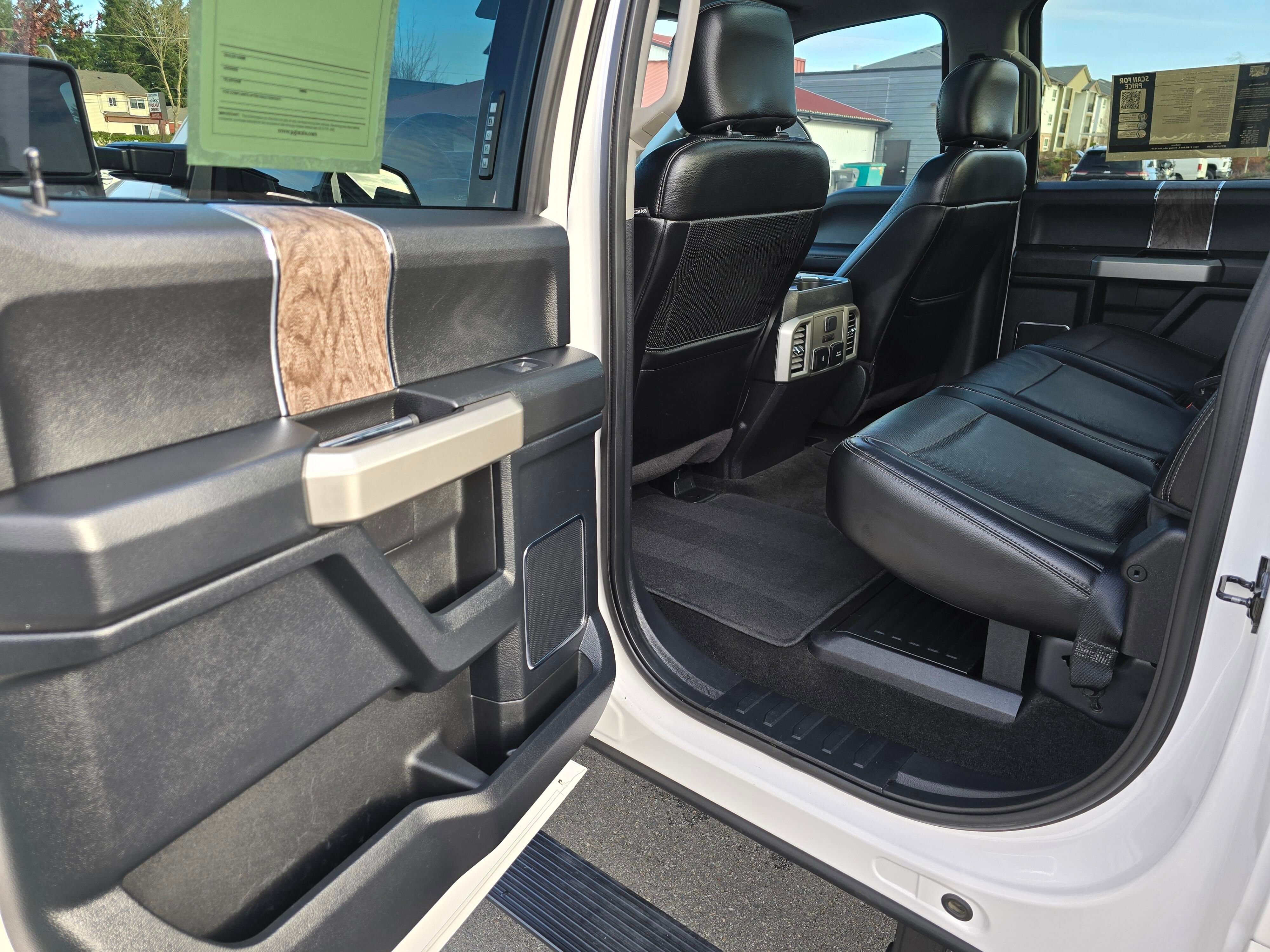 Used 2017 Ford F250 Lariat w/ Lariat Ultimate Package image 25