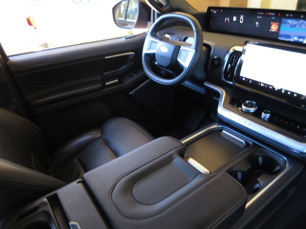 Used 2025 Ford Expedition Max Platinum w/ Stealth Performance Package AWD/4WD image 20