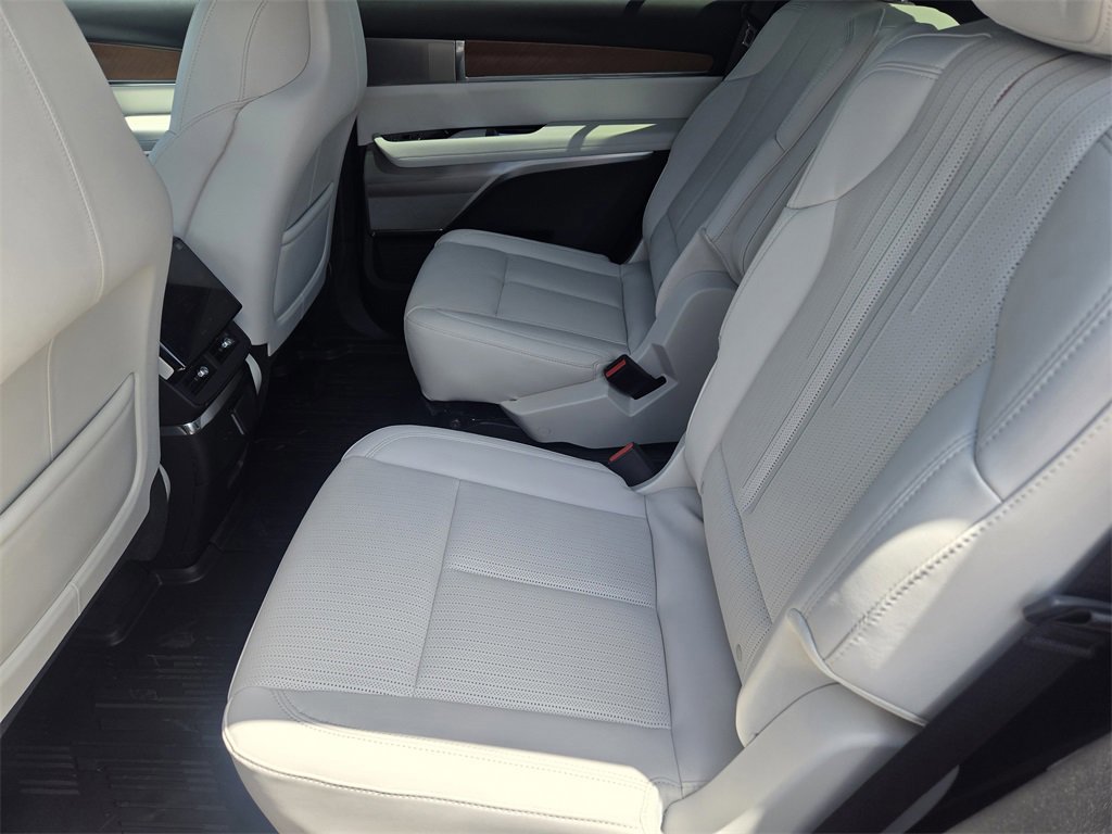 New 2026 Cadillac Vistiq Sport w/ LPO, Floor Liner Package image 30
