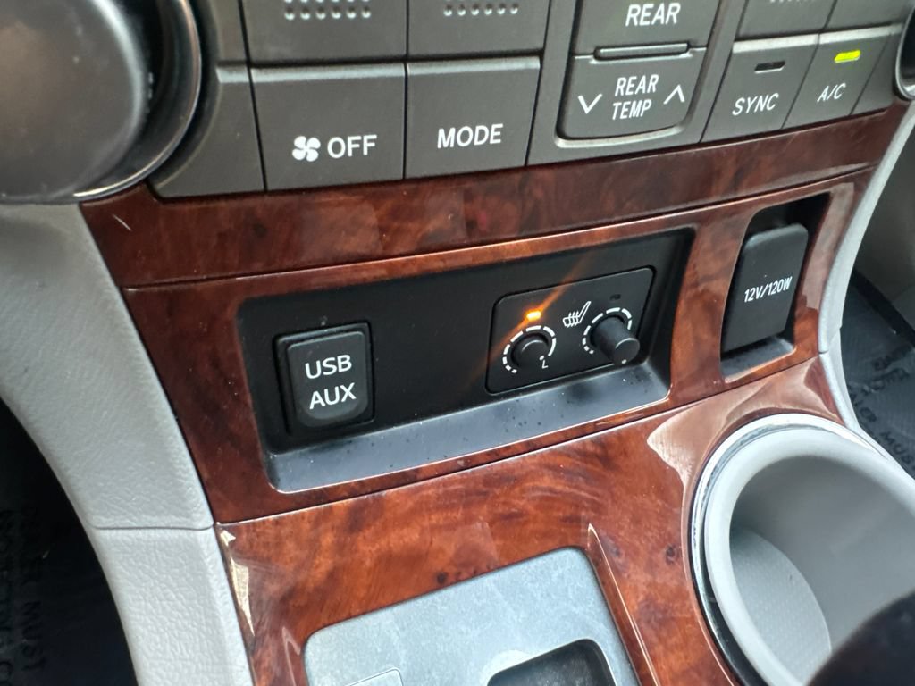 Used 2013 Toyota Highlander Limited AWD/4WD image 72