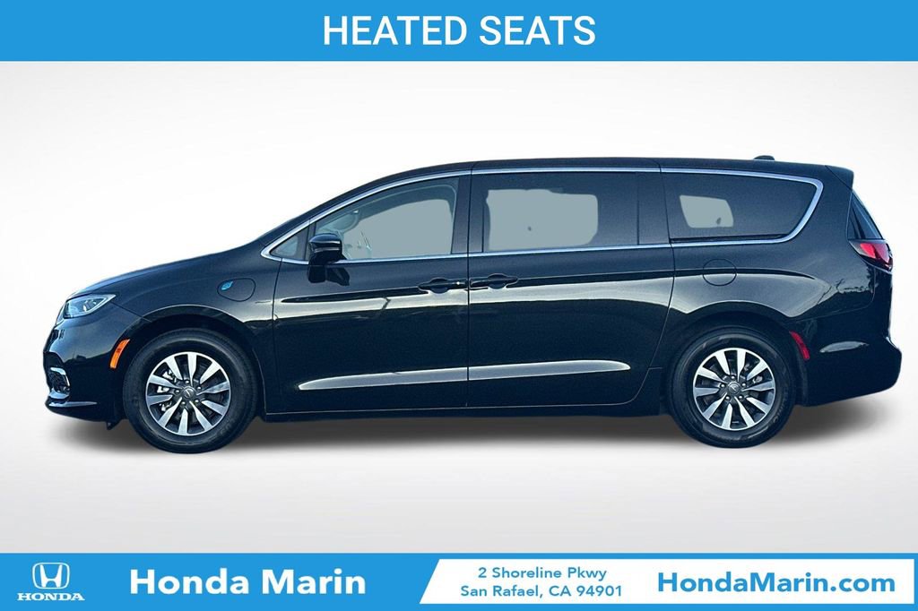 Used 2024 Chrysler Pacifica Select image 9