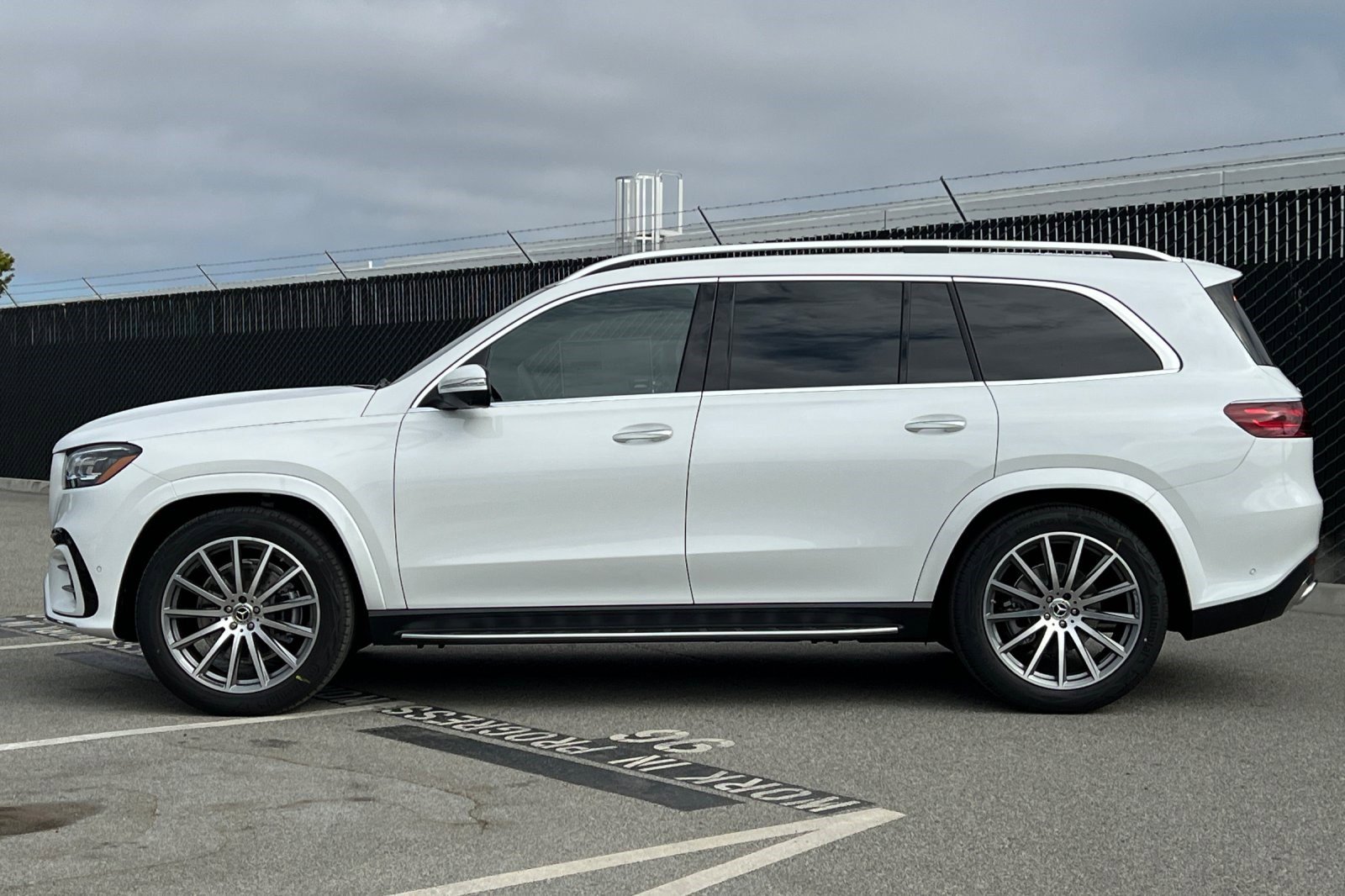 New 2026 Mercedes-Benz GLS 580 4MATIC image 2