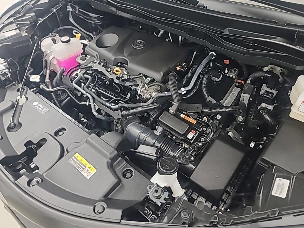 Used 2025 Toyota Sienna LE FWD image 43