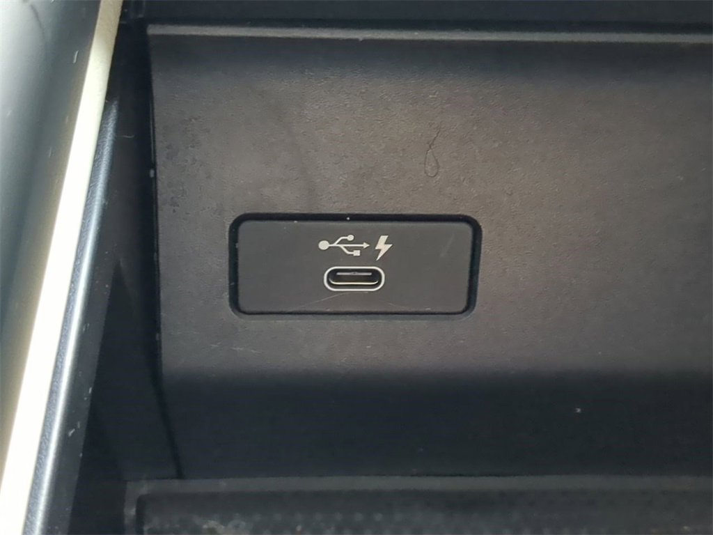 Used 2021 BMW X6 xDrive40i w/ M Sport Package image 24