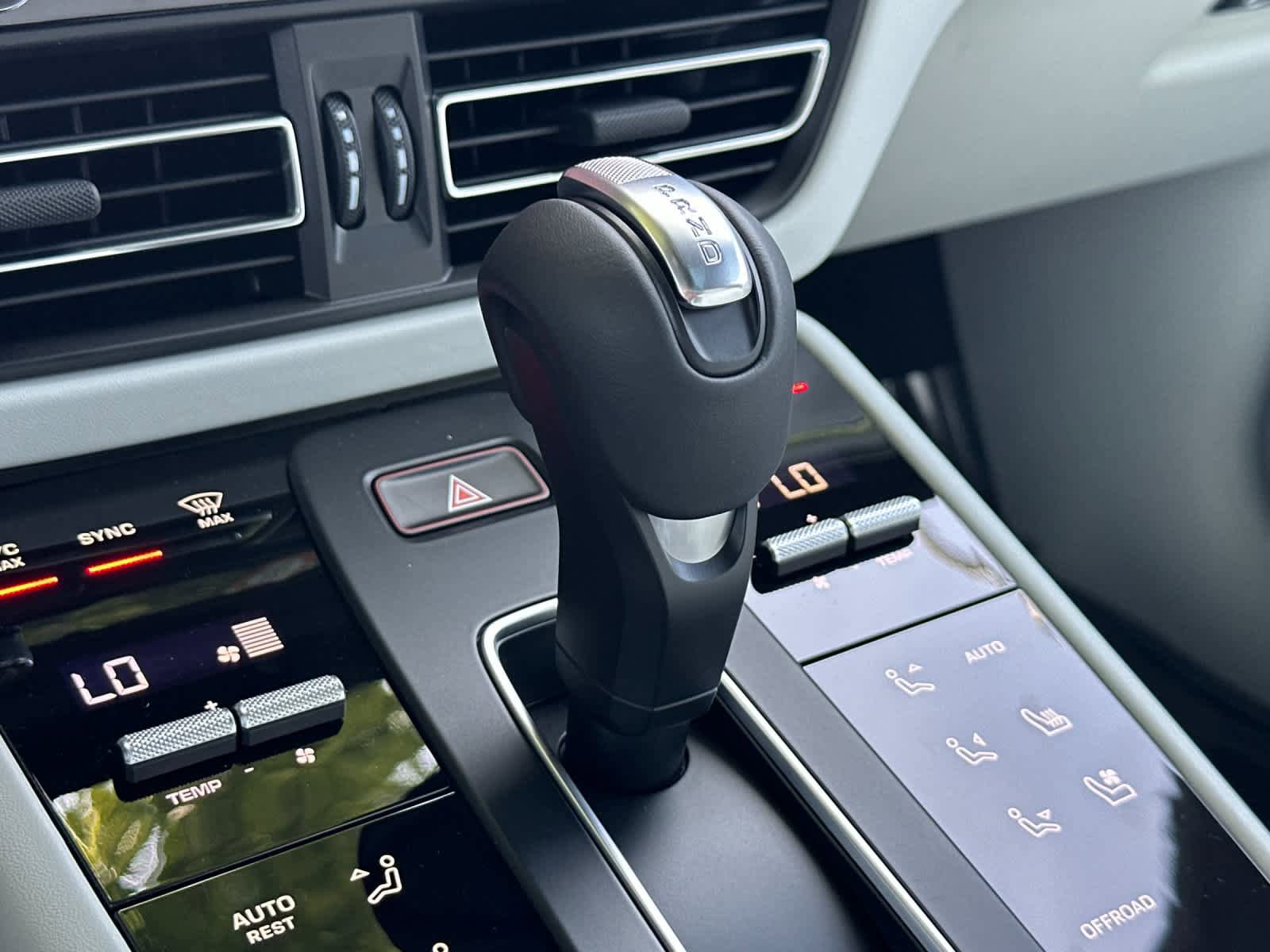 New 2026 Porsche Macan AWD/4WD image 25
