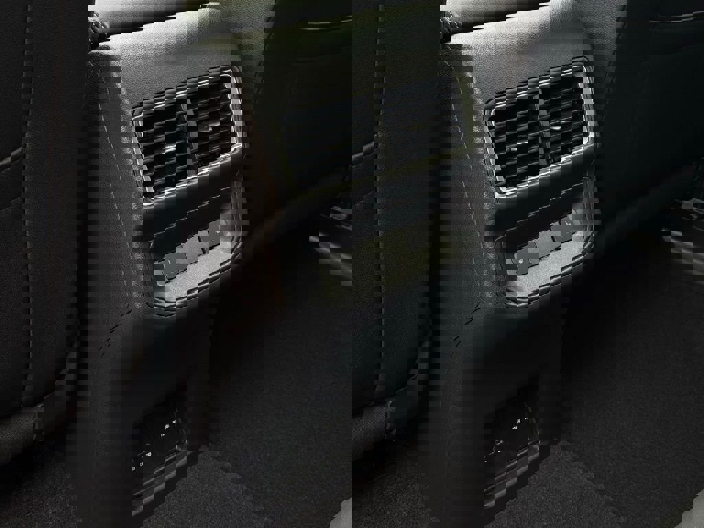 New 2026 Volkswagen Atlas Cross Sport SEL Premium R-Line image 31