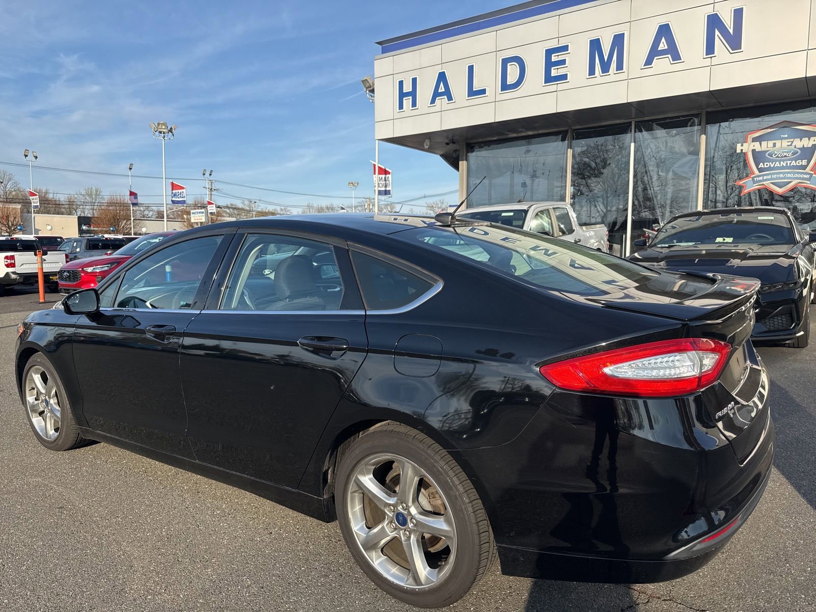 Used 2016 Ford Fusion SE w/ Equipment Group 201A image 7