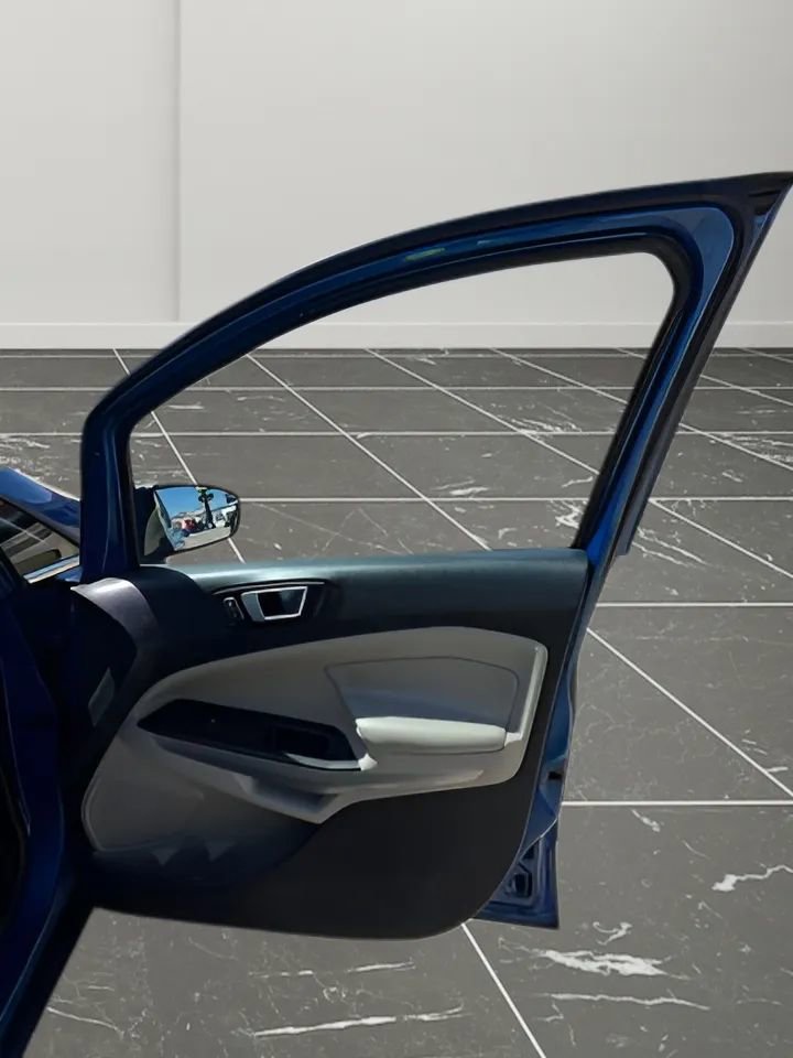 Used 2018 Ford EcoSport Titanium w/ Titanium Cold Weather Package image 17