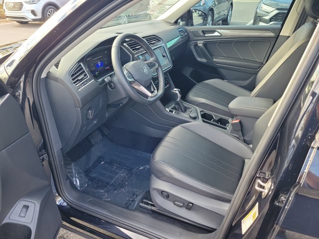 Certified 2024 Volkswagen Tiguan SE AWD/4WD image 18