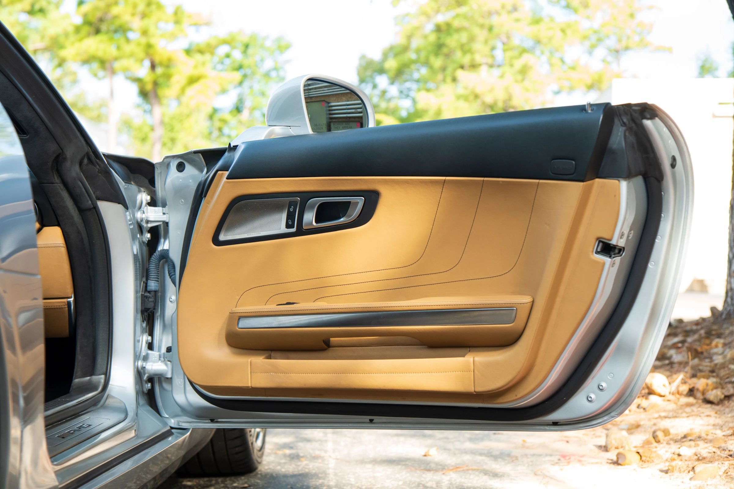 Used 2012 Mercedes-Benz SLS AMG Roadster image 29