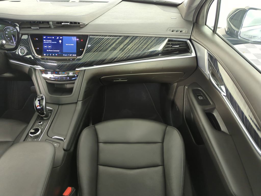 Certified 2025 Cadillac XT6 Premium Luxury AWD/4WD image 15
