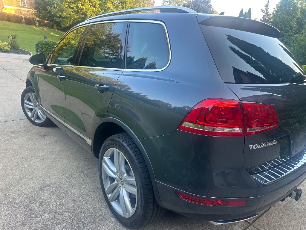 Used 2013 Volkswagen Touareg Executive AWD/4WD image 23