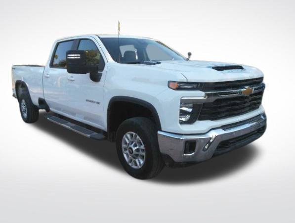 Used 2025 Chevrolet Silverado 2500 LT w/ Safety Package AWD/4WD image 2