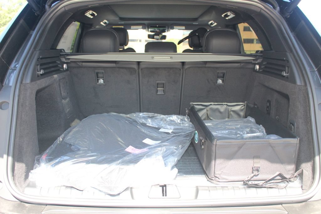 New 2025 Land Rover Range Rover Sport SE AWD/4WD image 28