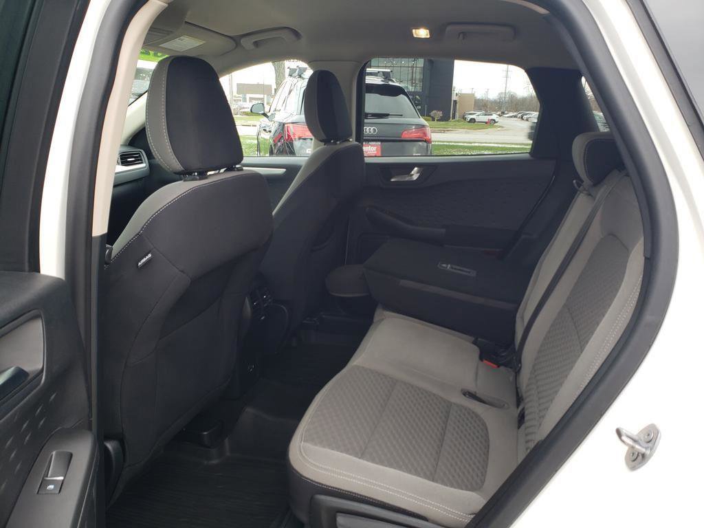 Used 2020 Ford Escape SE image 19