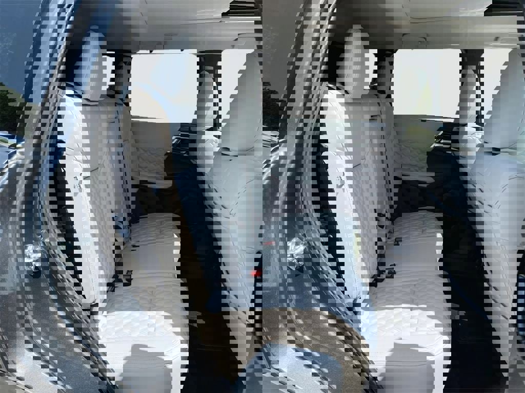 New 2025 Mitsubishi Outlander SEL image 32