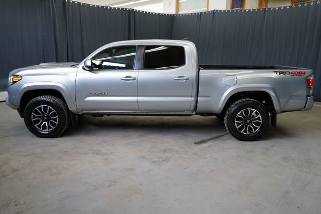 Used 2023 Toyota Tacoma TRD Sport w/ Technology Package AWD/4WD image 4