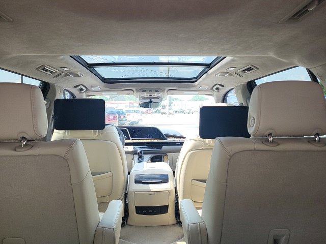 Used 2021 Cadillac Escalade Premium Luxury Platinum AWD/4WD image 4