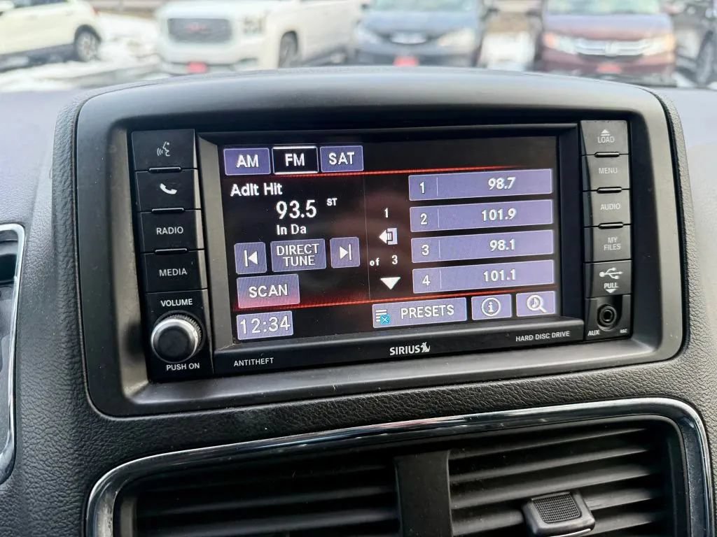 Used 2018 Dodge Grand Caravan SE w/ UConnect Hands-Free Group FWD image 17