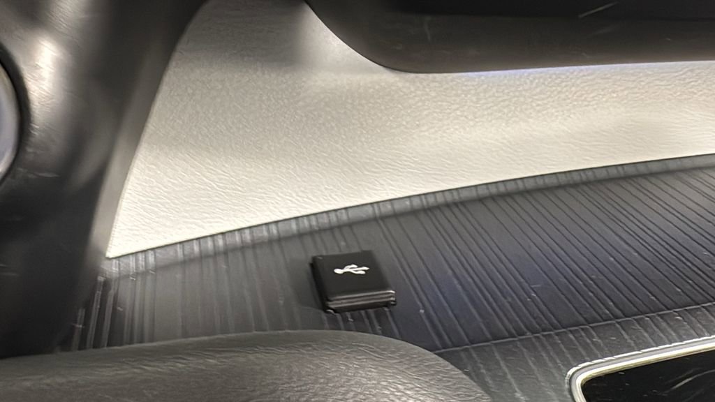 Used 2023 Toyota Sienna XSE image 29