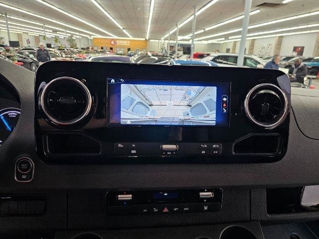 Used 2024 Mercedes-Benz eSprinter 170 Cargo image 20