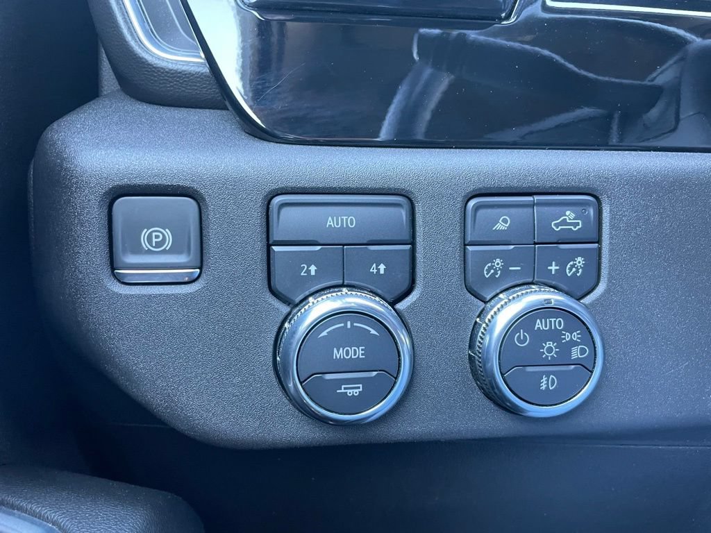 Used 2025 GMC Sierra 1500 SLT AWD/4WD image 47
