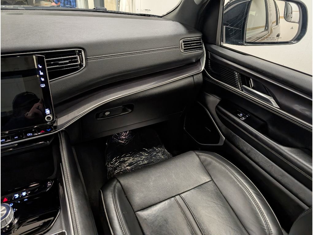 Used 2024 Jeep Wagoneer Series I w/ Premium Group I image 12
