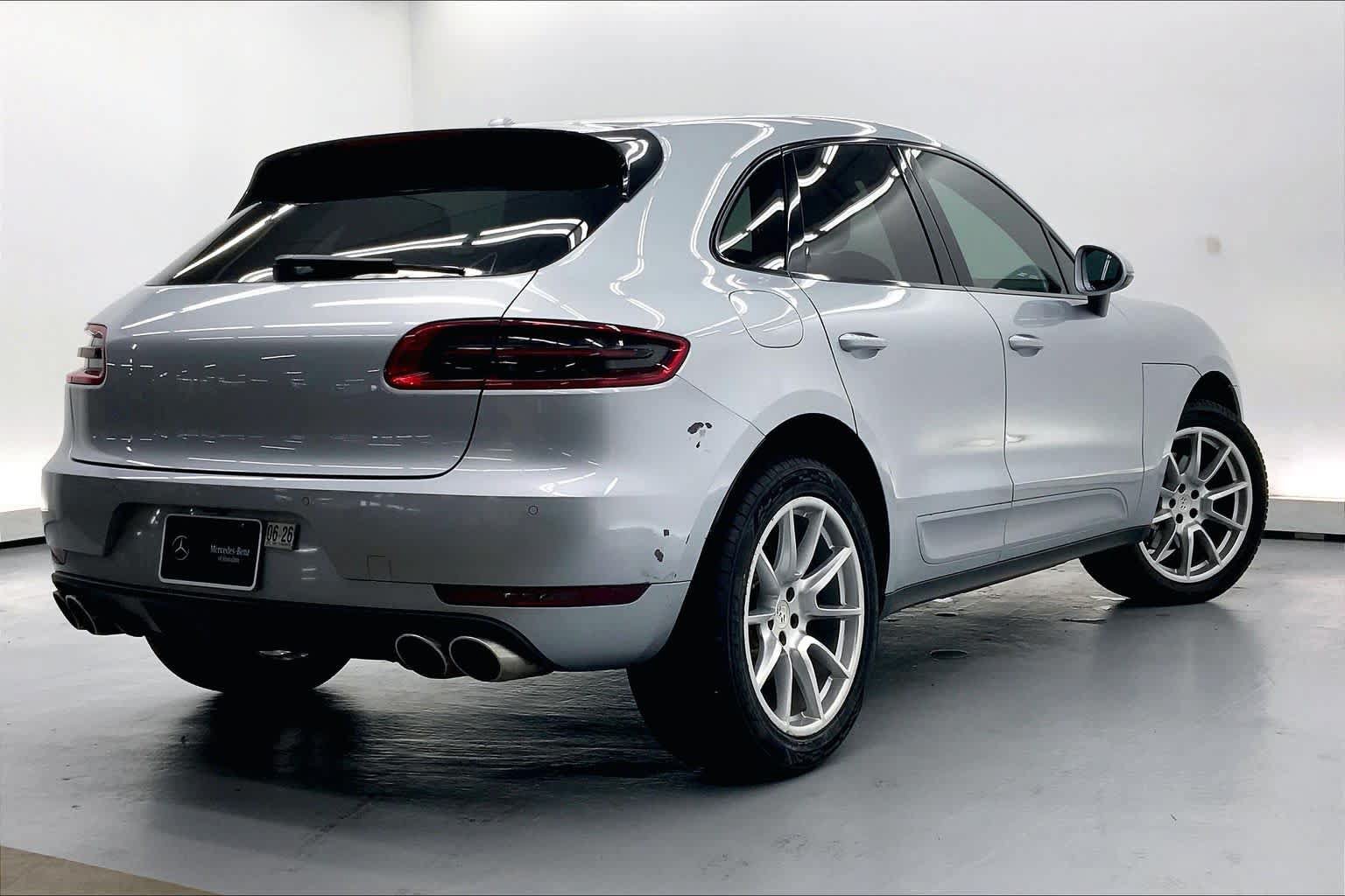 Used 2017 Porsche Macan S AWD/4WD image 4