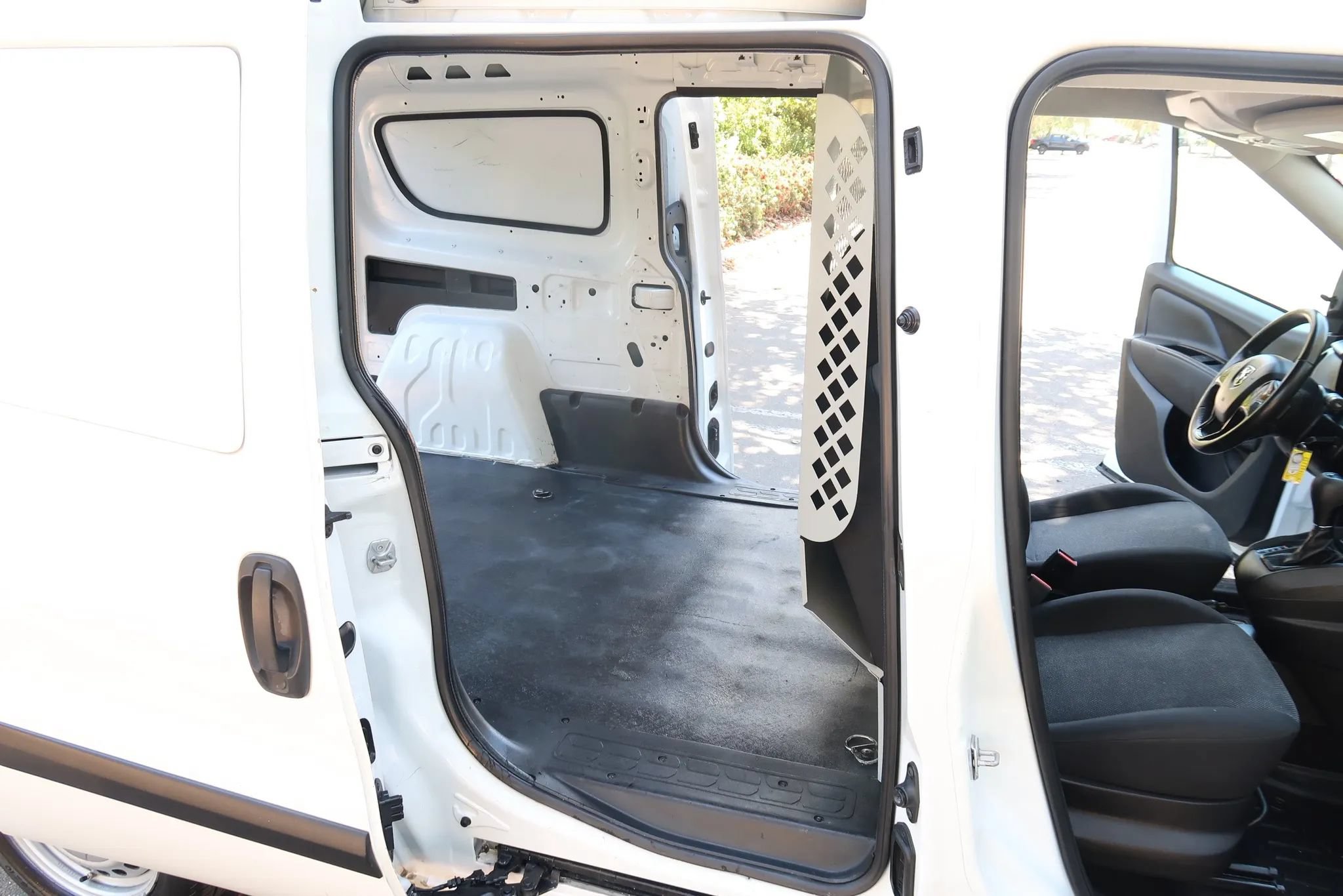 Used 2016 RAM ProMaster City Tradesman FWD image 17