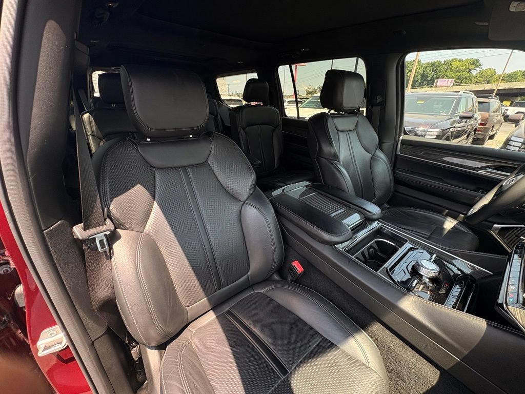 Used 2022 Jeep Wagoneer Series III w/ Premium Group I AWD/4WD image 32