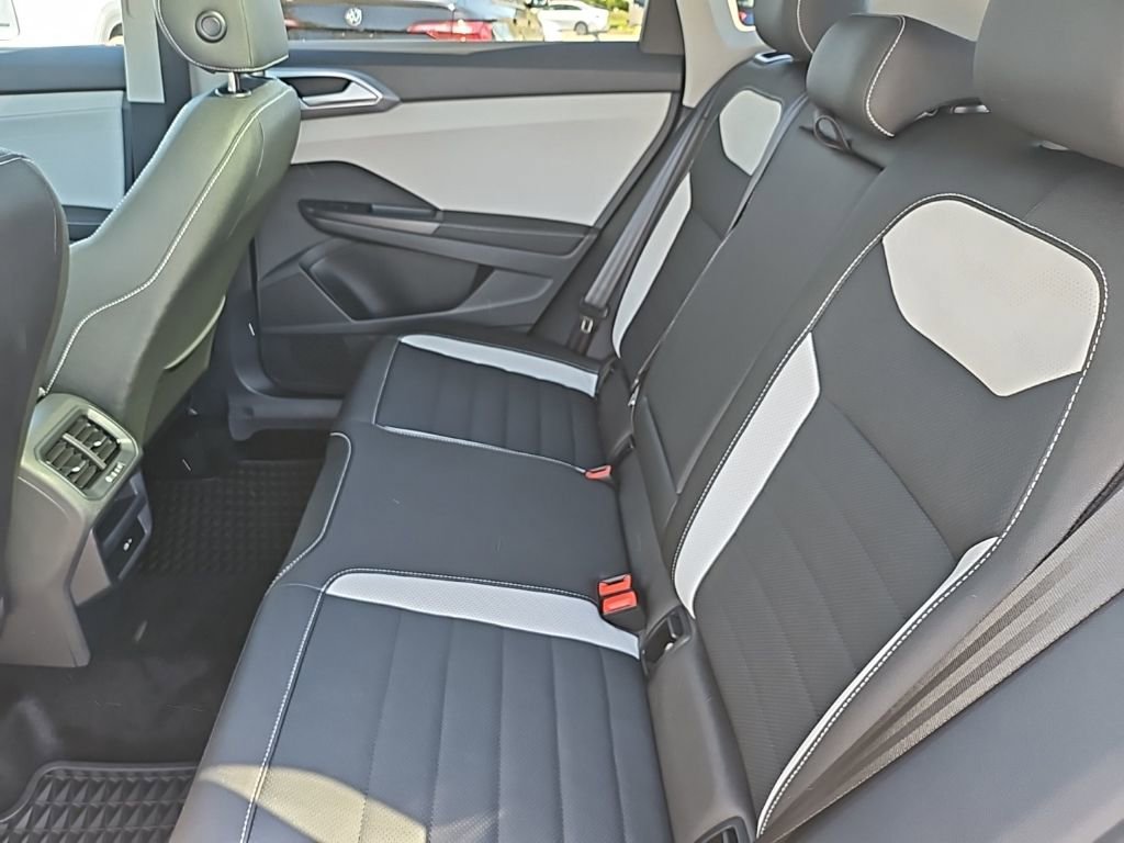 Certified 2025 Volkswagen Taos SEL image 12