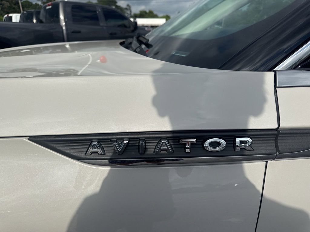 Used 2020 Lincoln Aviator Reserve w/ Equipment Group 201A image 10