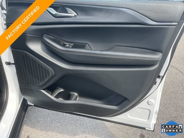Certified 2025 Jeep Grand Cherokee Altitude AWD/4WD image 23