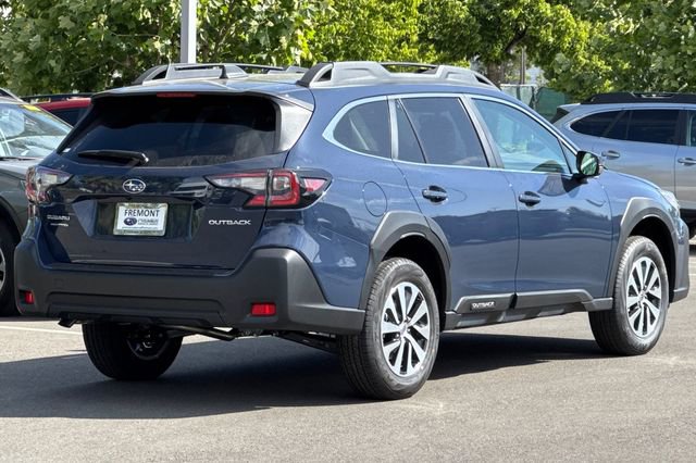 New 2025 Subaru Outback Premium image 4