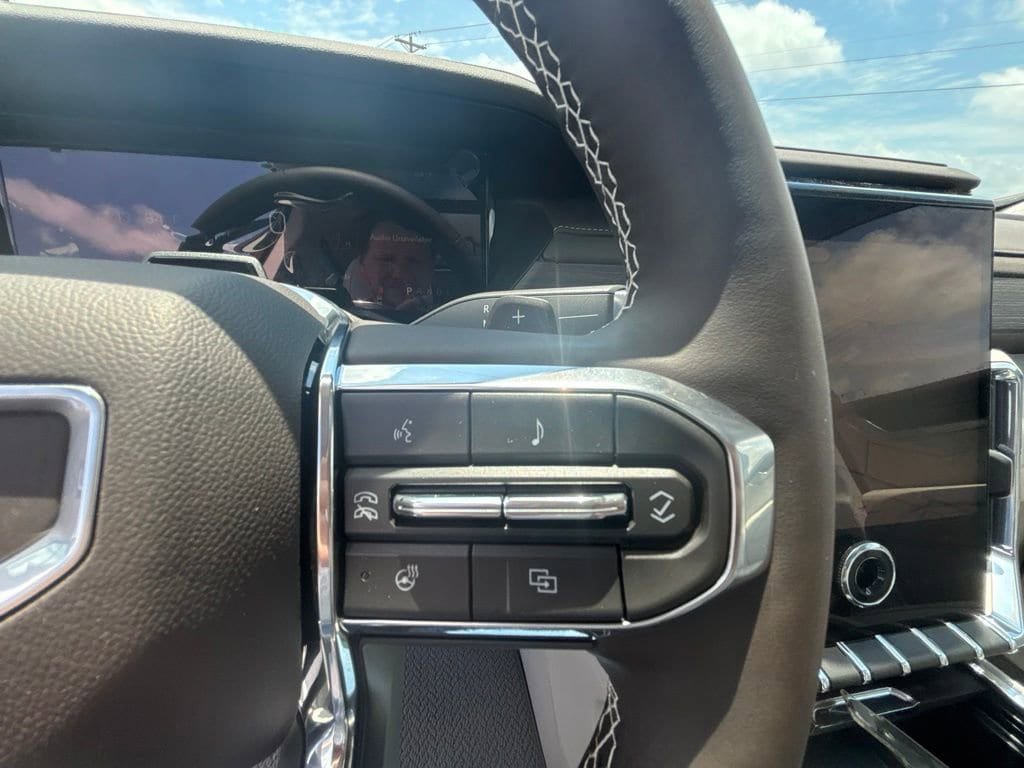 New 2026 GMC Acadia Denali w/ Super Cruise Package FWD image 14