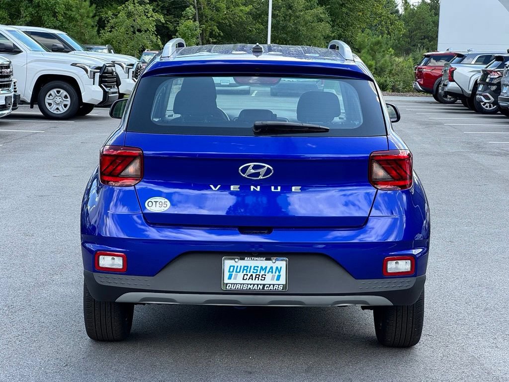 Used 2025 Hyundai Venue SEL FWD image 5