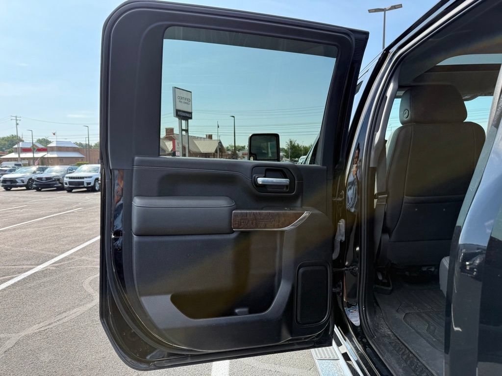 Used 2021 GMC Sierra 2500 Denali w/ Denali Ultimate Package AWD/4WD image 11