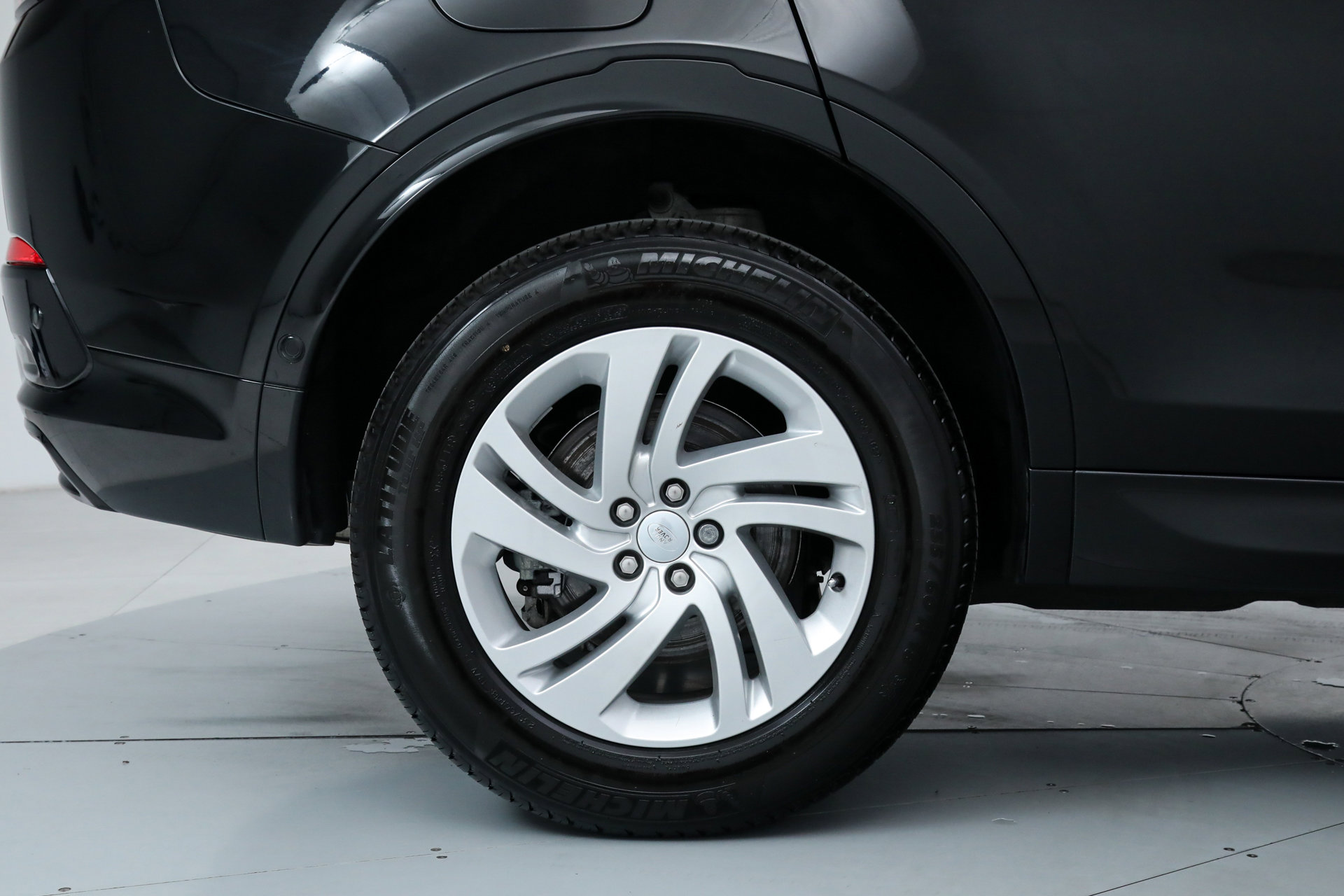 Used 2024 Land Rover Discovery Sport S image 38