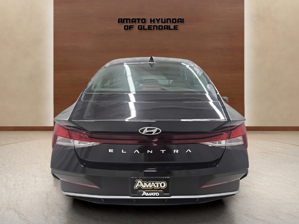 New 2026 Hyundai Elantra SE FWD image 5