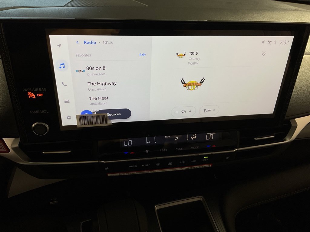New 2026 Toyota Sienna XLE FWD image 25